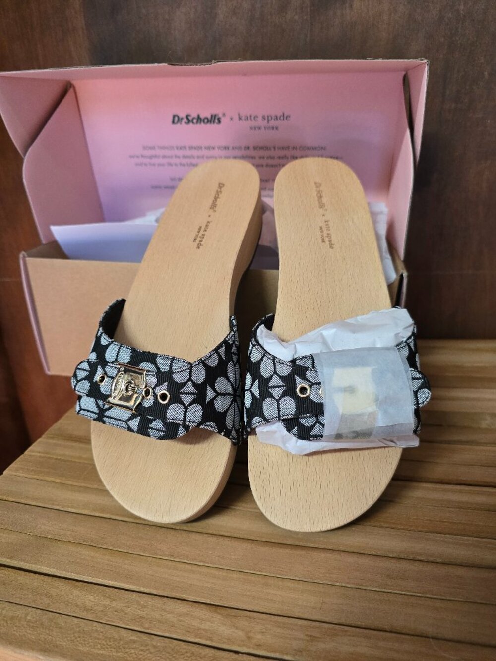 New in Box Kate Spade for Dr. Scholl's Original Exercise Sandal Black Flower 9